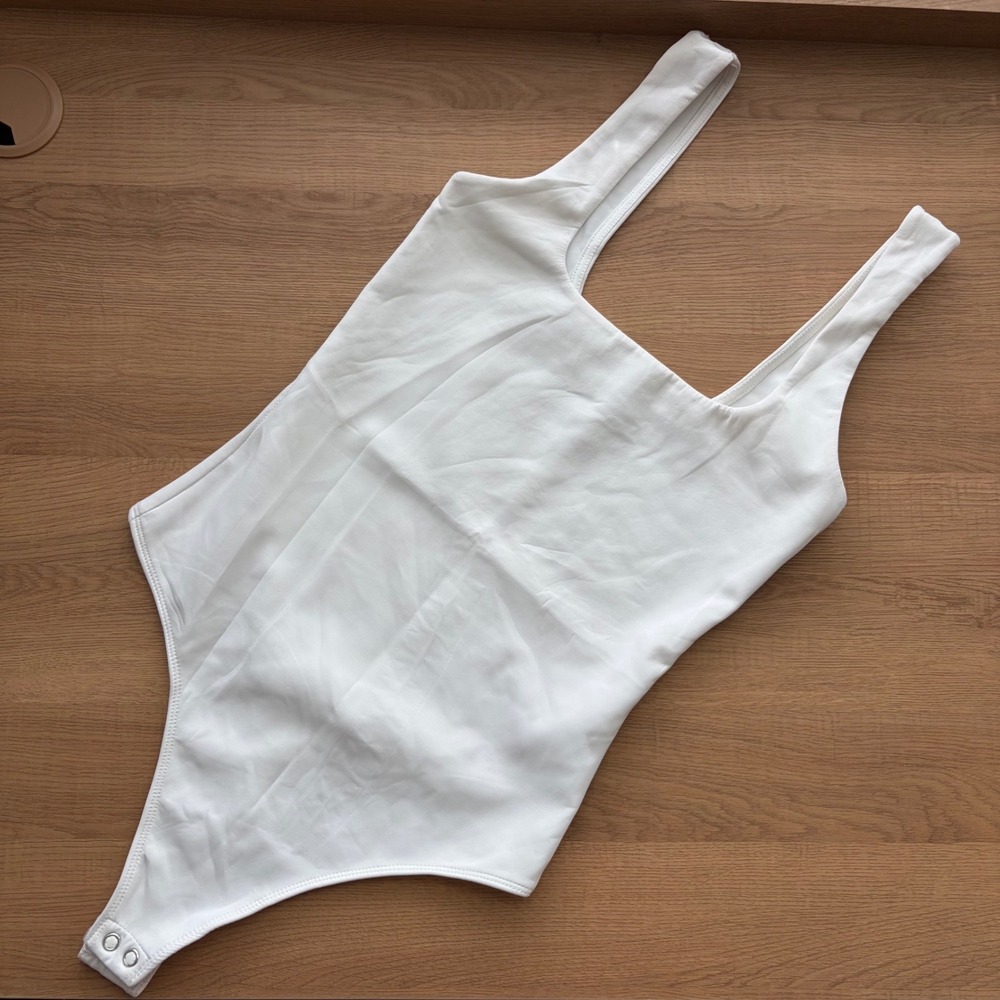 Good American White Square Neck Shaping Bodysuit GB0375 Snatching Small
